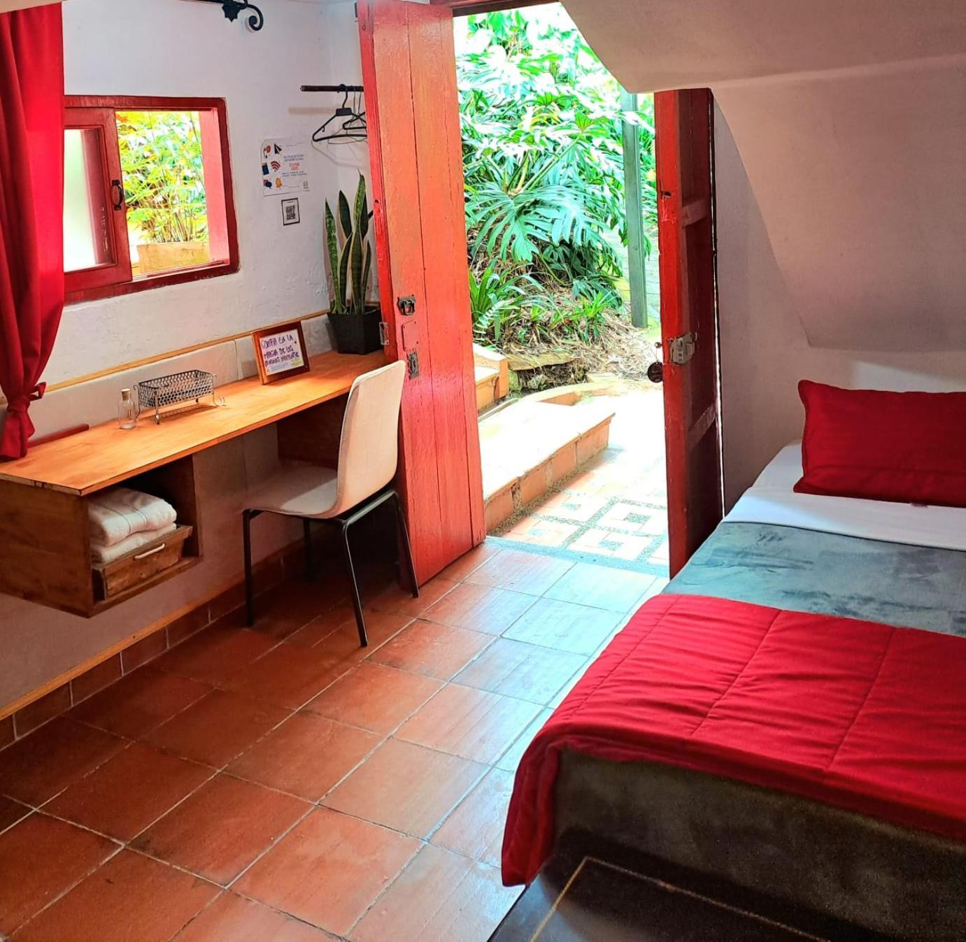 Hotel Marrokos Aeropuerto Jose Maria Cordova กวาร์เน ภายนอก รูปภาพ